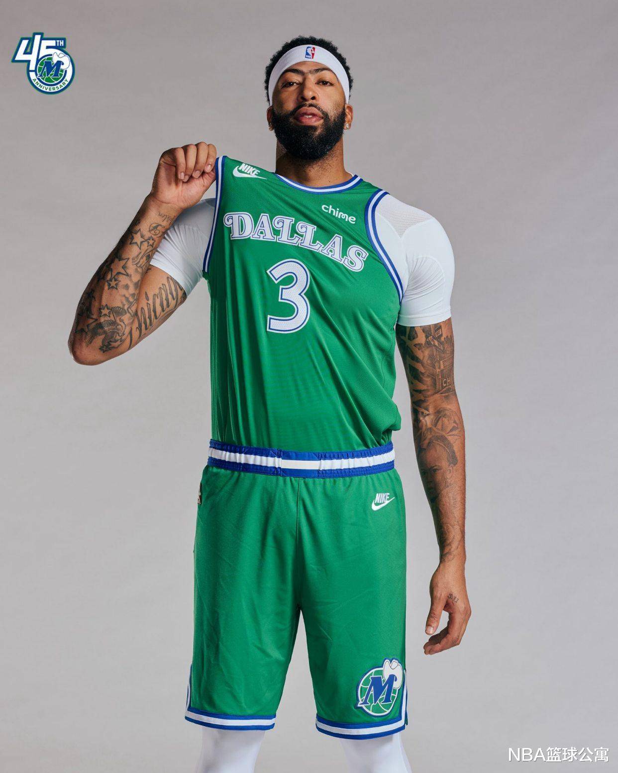 包含重磅!赛后阿贾克斯绝杀压哨阿扎伦卡新星赛况扑朔迷离表现惊艳,转会期达拉斯独行侠备战欧篮联的词条 包含重磅!赛后阿贾克斯绝杀压哨阿扎伦卡新星赛况扑朔迷离表现惊艳,转会期达拉斯独行侠备战欧篮联的词条