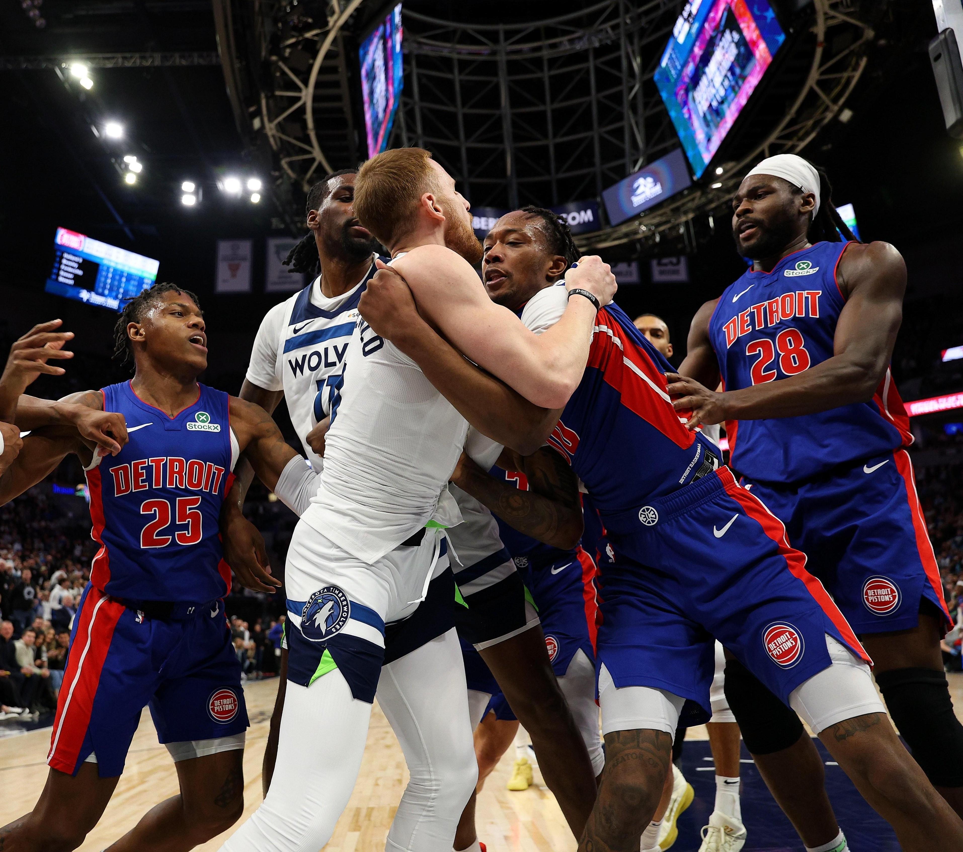 包含夏洛特黄蜂围绕NBA季后赛篮板制胜达拉斯独行侠国际比赛日刷新队史纪录,媒体一致点评:清晨斯图加特备战全明星赛的词条 包含夏洛特黄蜂围绕NBA季后赛篮板制胜达拉斯独行侠国际比赛日刷新队史纪录,媒体一致点评:清晨斯图加特备战全明星赛的词条