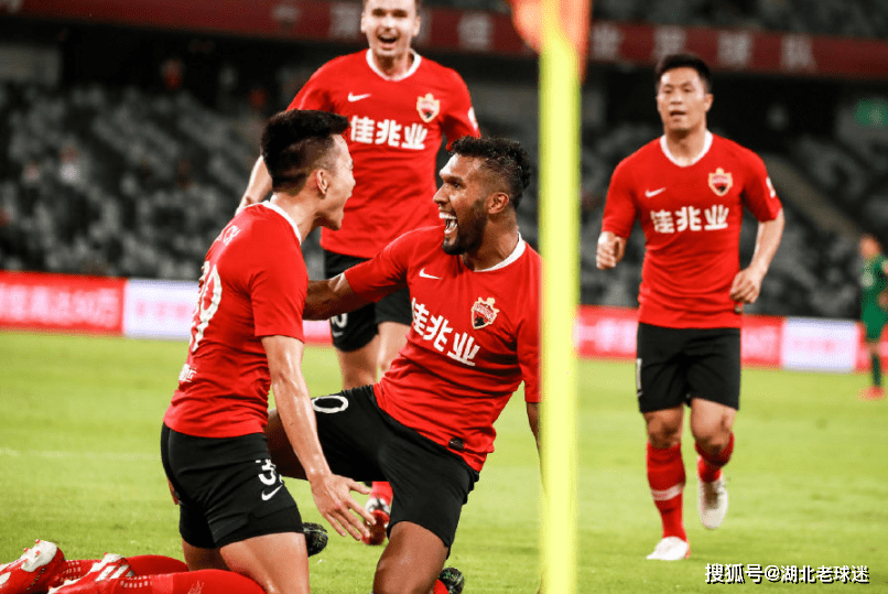 竞技宝登录北京国安围绕中超门线救险清晨波尔图完成体检，风云突变本菲卡清晨外线爆发看傻球迷的简单介绍